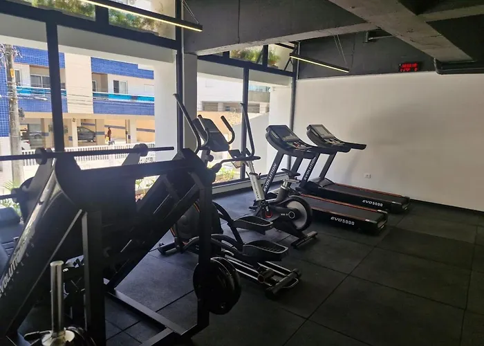 Studio aconchegante NOVO Praia Grande, com piscina